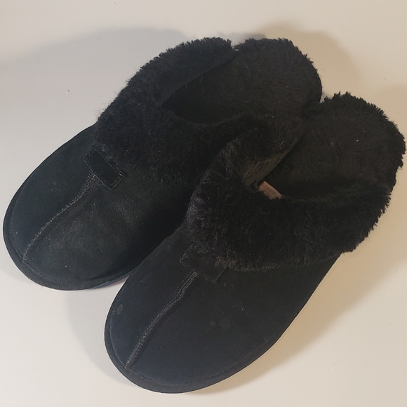 Secret Treasures Women's Size 9 Black Faux Fur Slippers Comfy Slip On Indoor - Picture 1 of 10